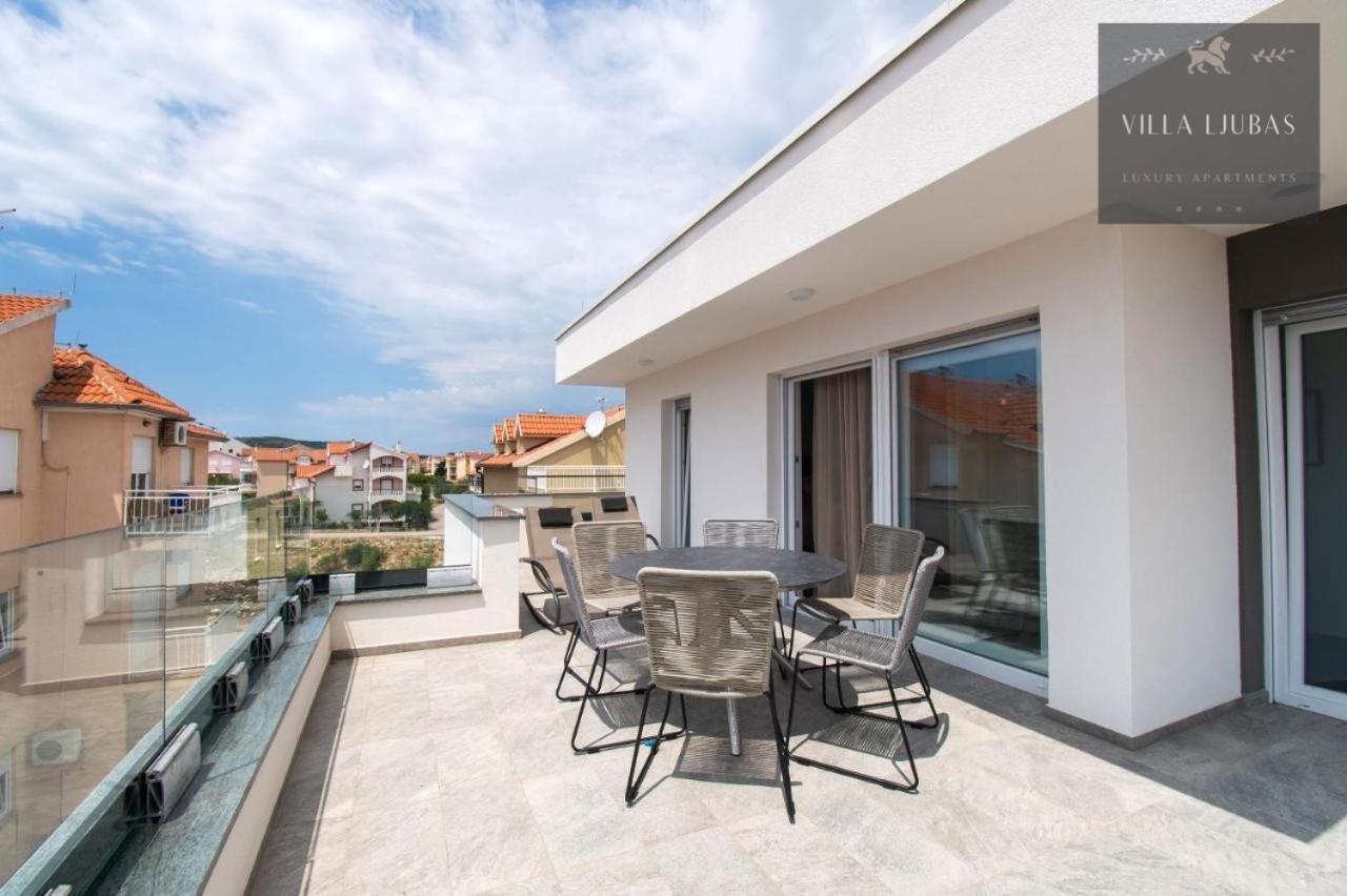 Villa Ljubas Srima Exteriör bild